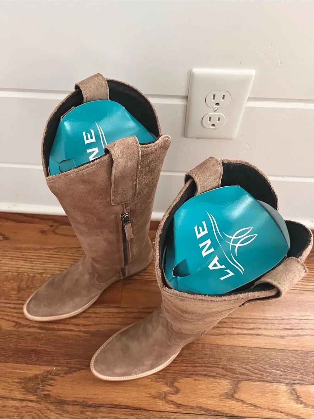 Lane boots new tags